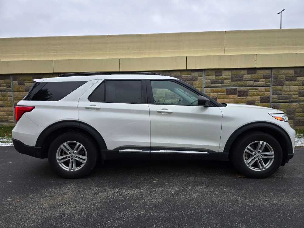 2021 Ford Explorer XLT photo 3