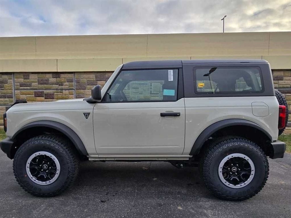 2025 Ford Bronco 2-Door Base - Photo 7