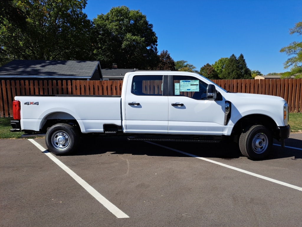 New 2026 Ford F-350 XL Truck Crew Cab