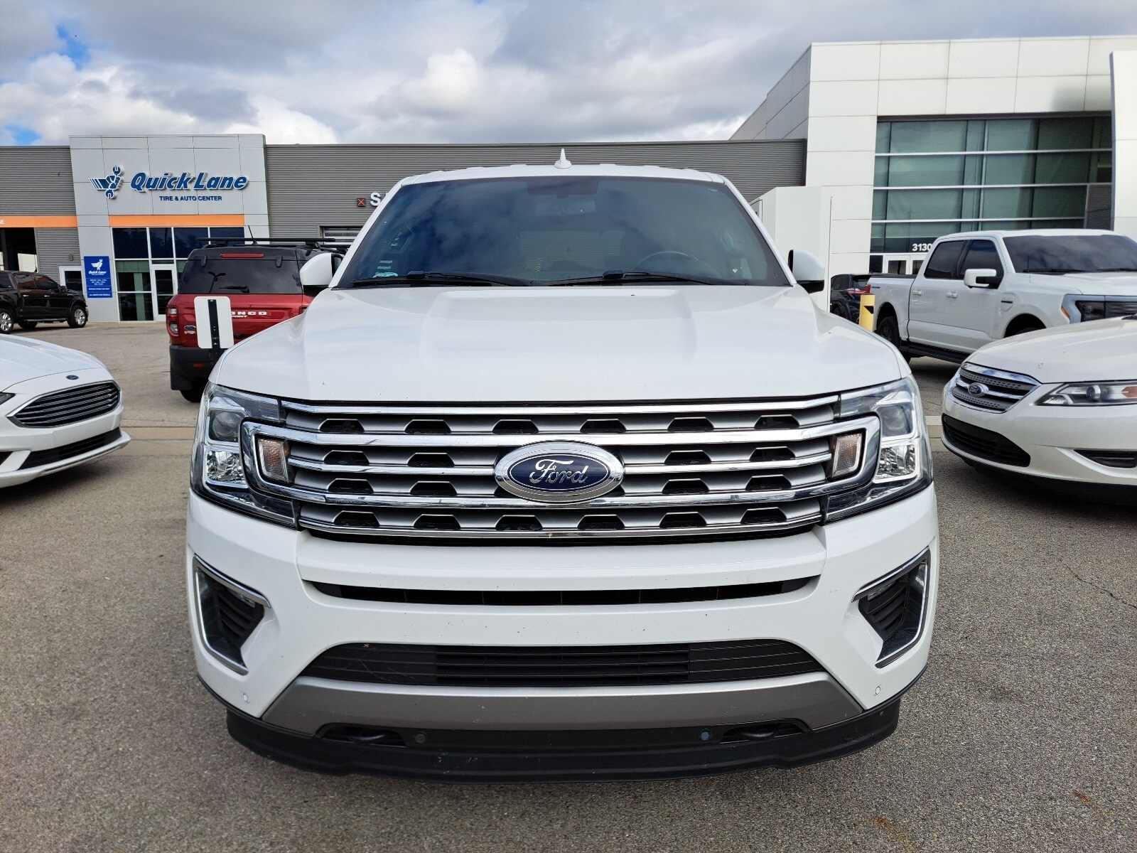 2018 Ford Expedition Limited photo 2