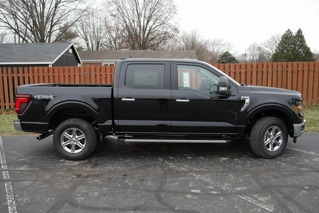 2024 Ford F-150 XLT photo 2