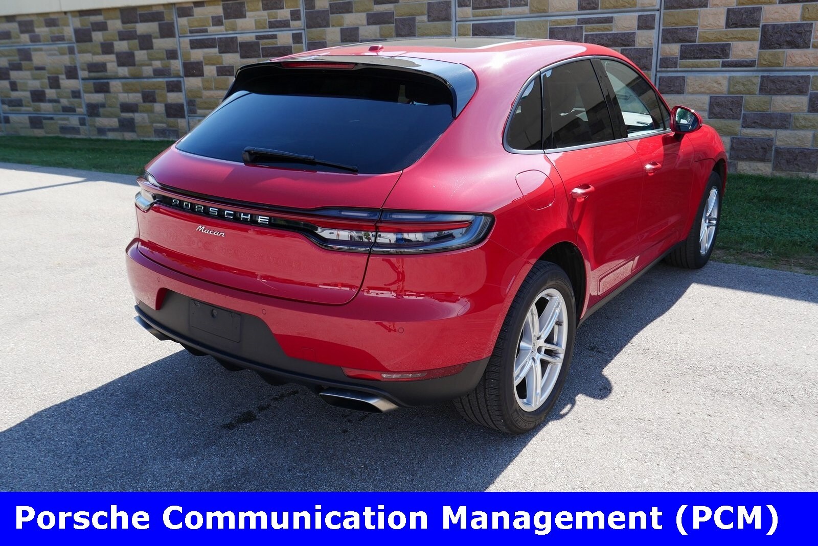 2020 Porsche Macan Base photo 3
