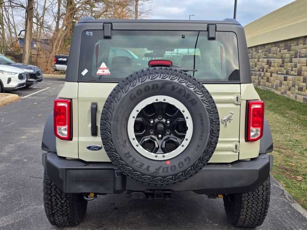 2025 Ford Bronco 2-Door Base - Photo 10