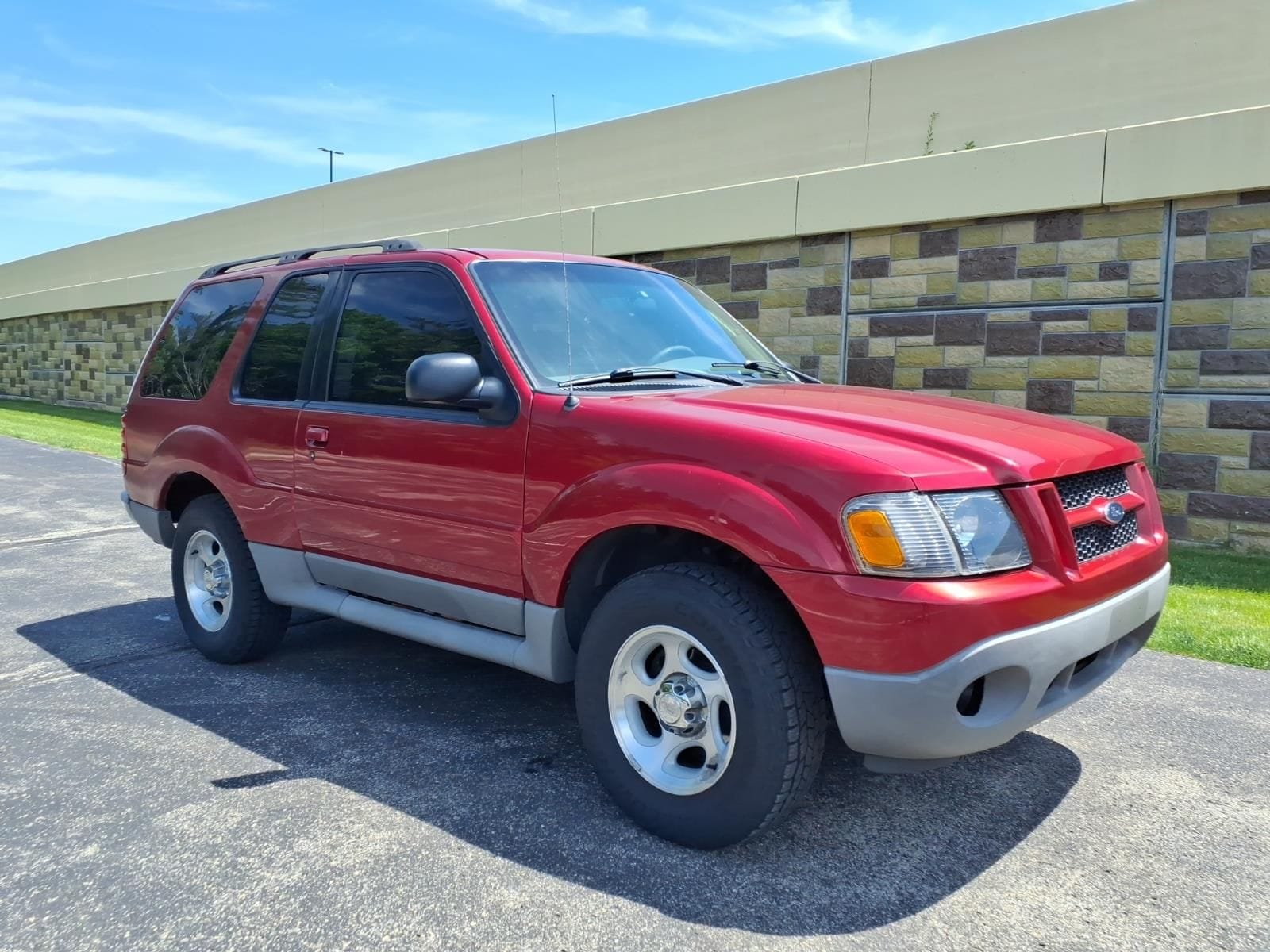 2003 Ford Explorer XLT's photo