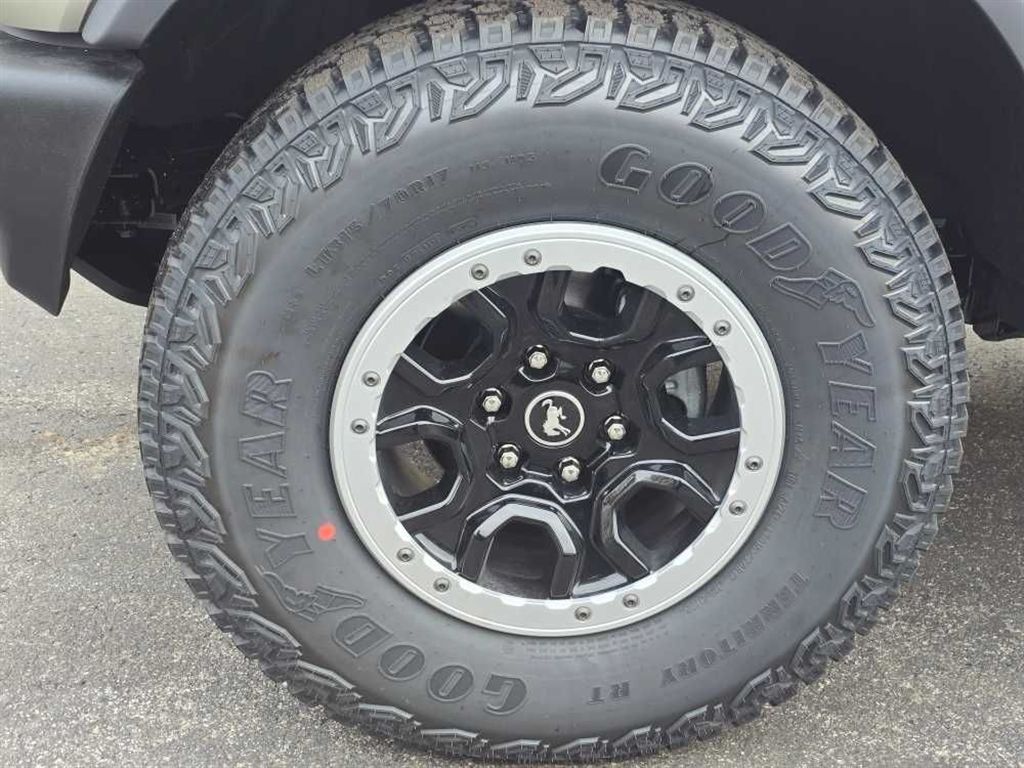 2025 Ford Bronco 2-Door Base - Photo 14