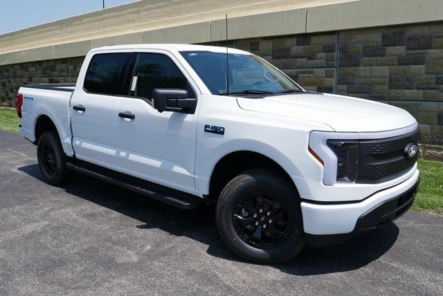 2025 Ford F-150 Lightning XLT's photo