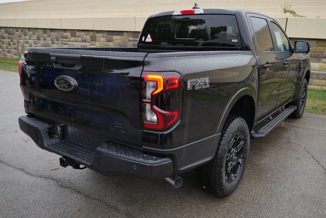 2025 Ford Ranger Lariat photo 3