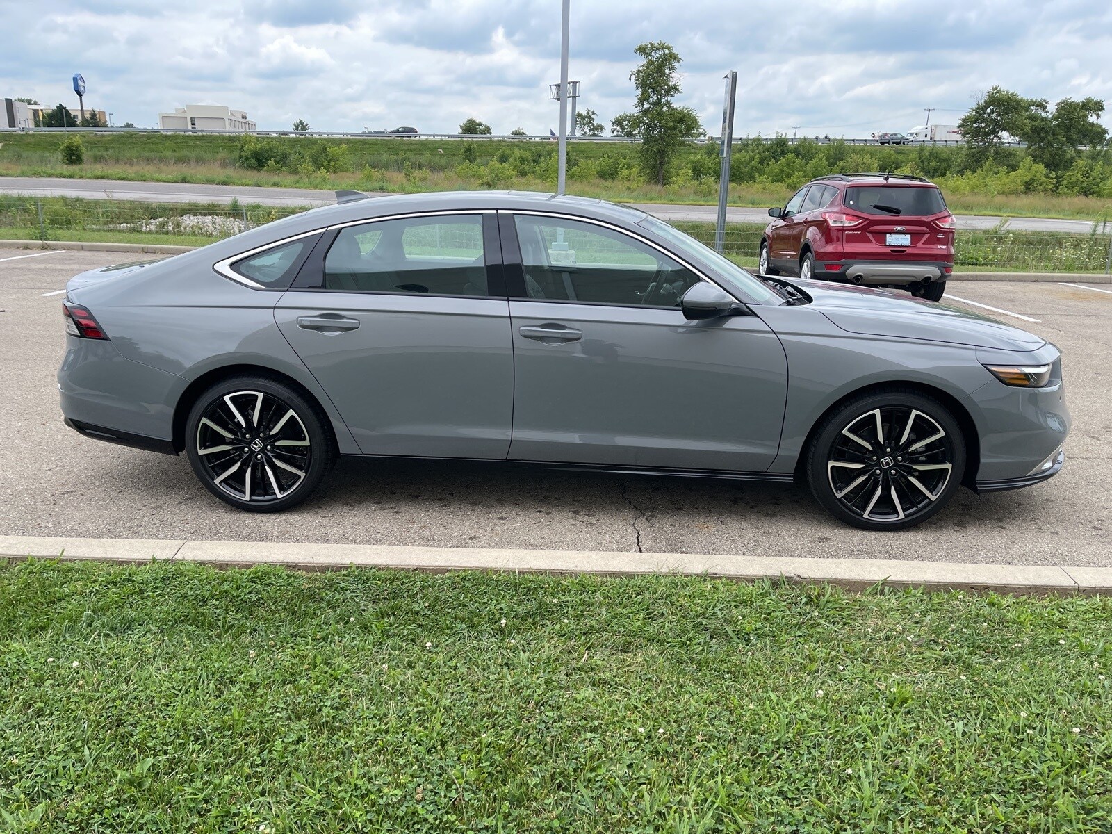 2025 Honda Accord Hybrid Touring photo 2