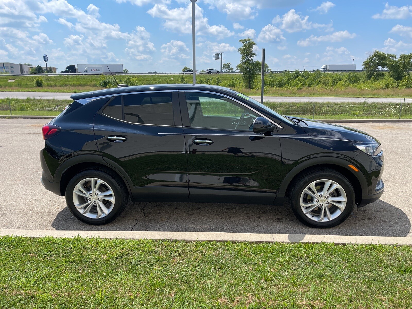 2022 Buick Encore GX Preferred photo 2