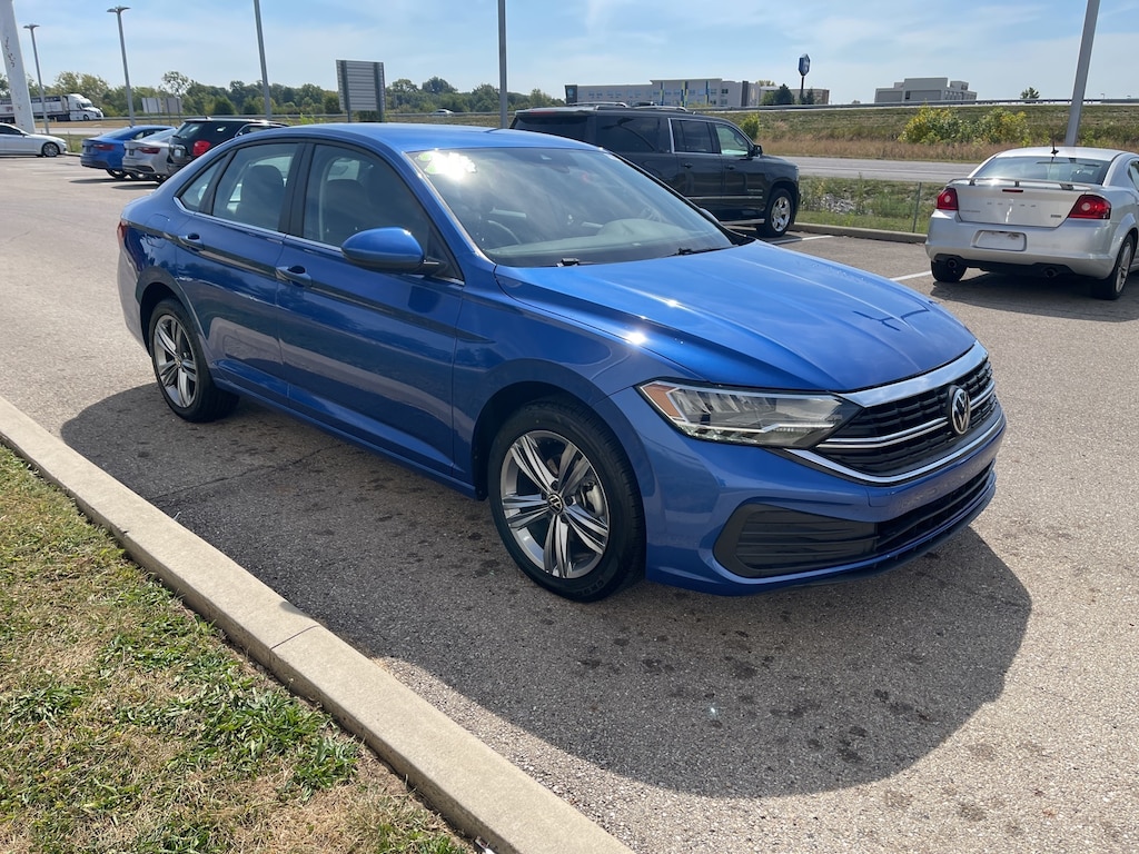 Used 2024 Volkswagen Jetta 1.5T SE Sedan