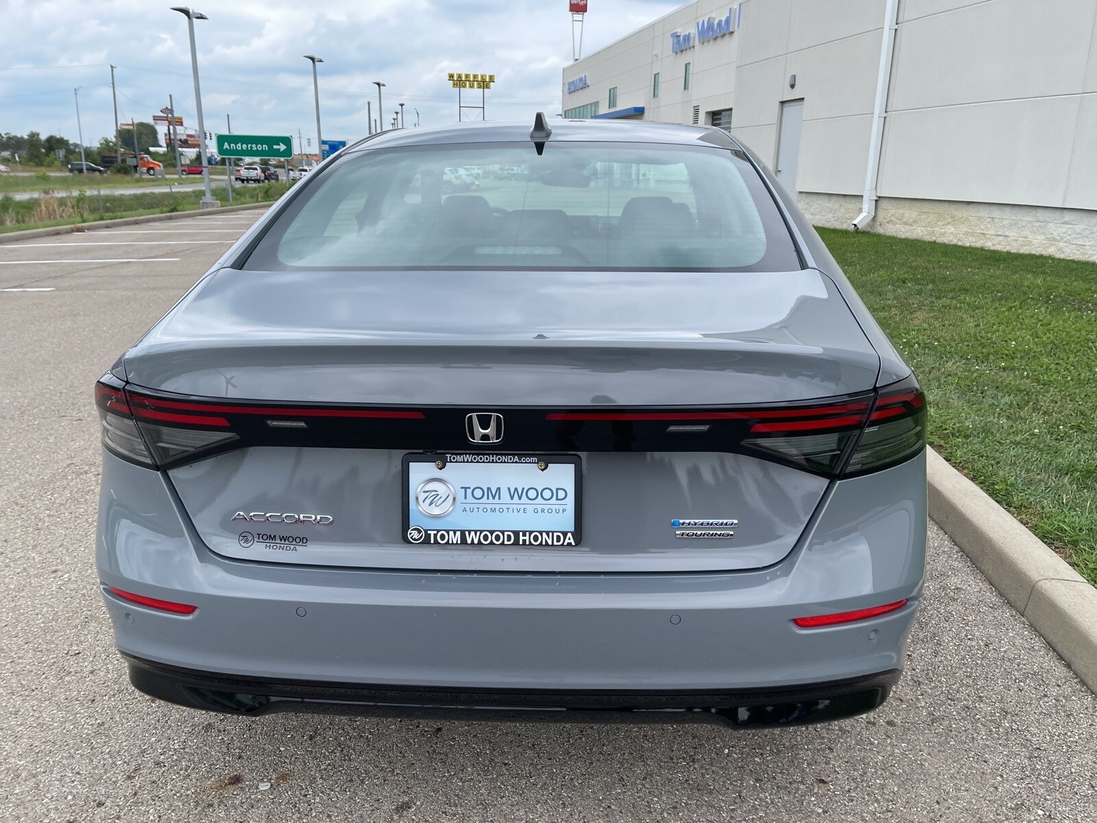 2025 Honda Accord Hybrid Touring photo 4