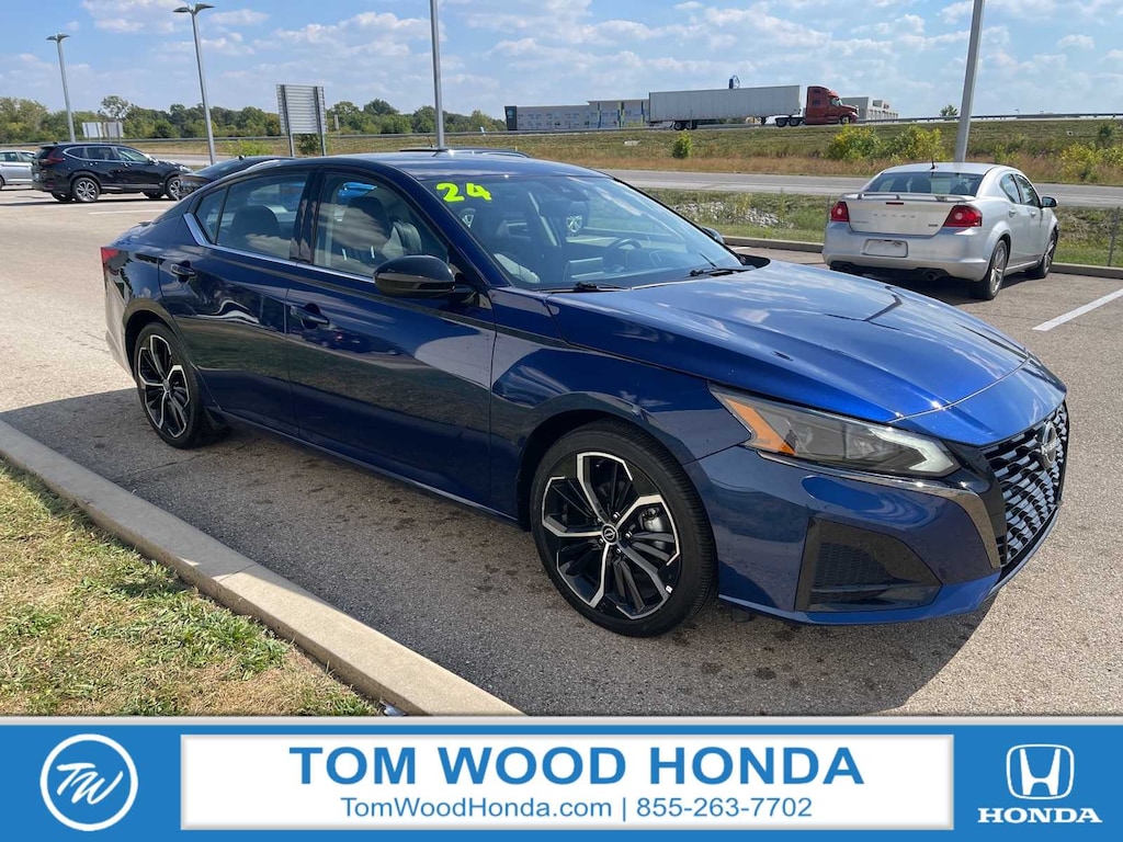 Used 2024 Nissan Altima 2.5 SR Sedan