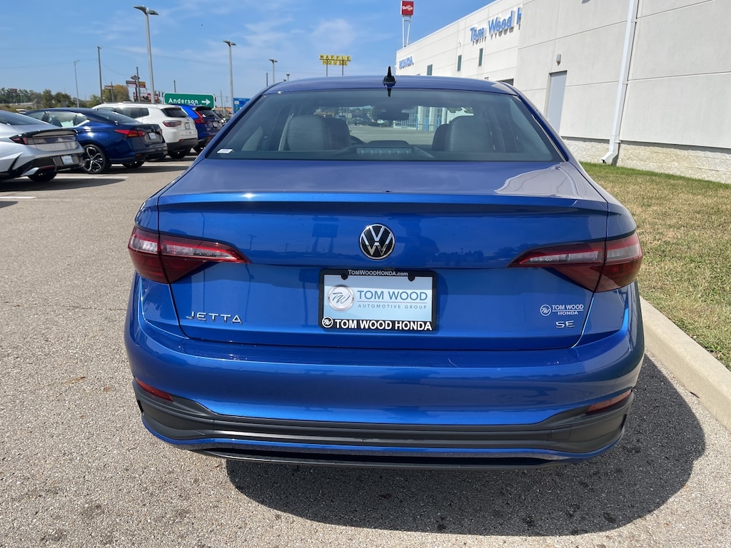 Used 2024 Volkswagen Jetta 1.5T SE Sedan