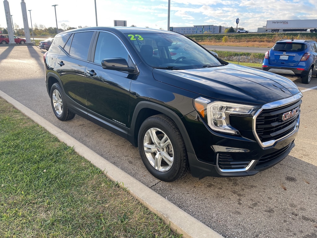Used 2023 GMC Terrain SLE SUV