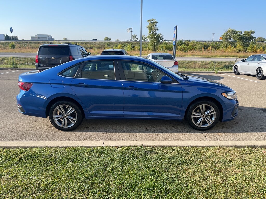 Used 2024 Volkswagen Jetta 1.5T SE Sedan