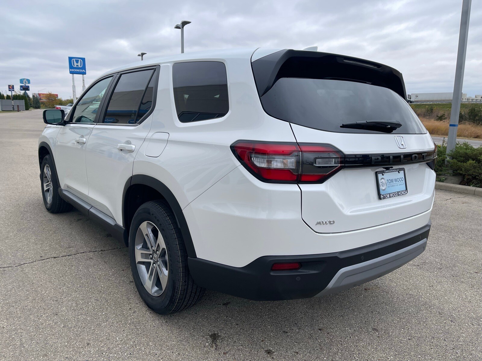 2025 Honda Pilot EX-L photo 2