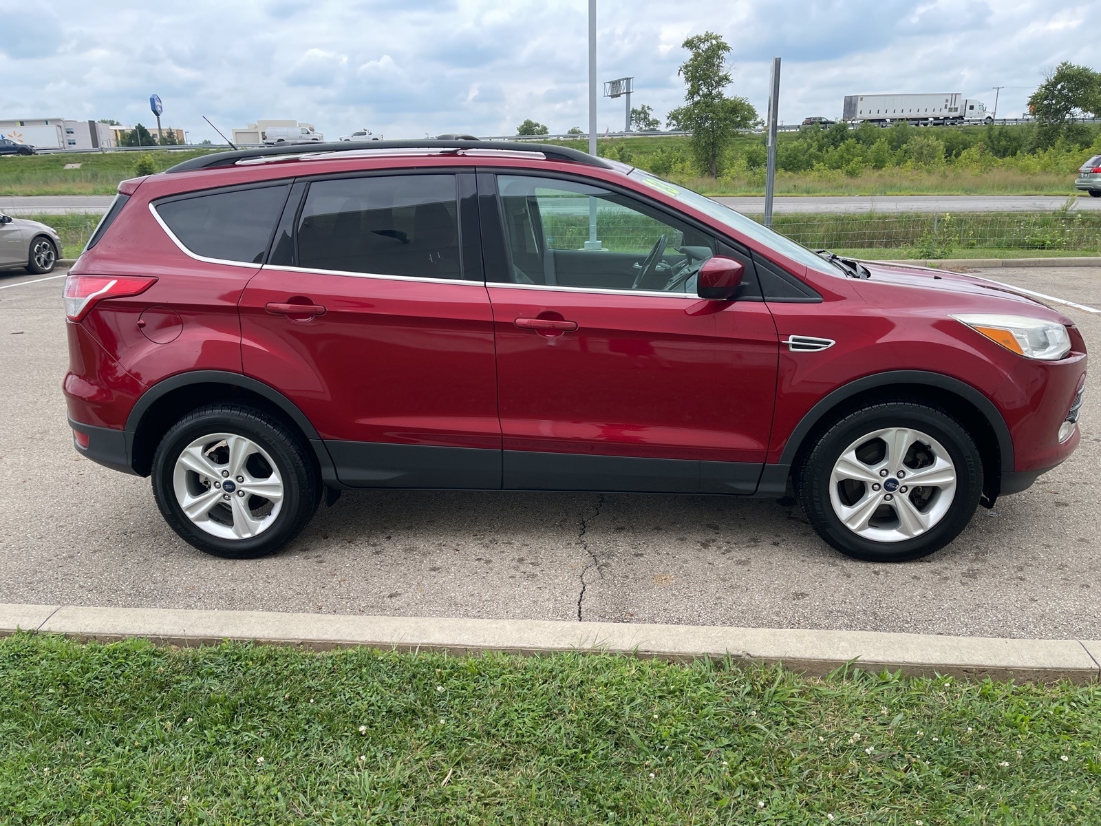 Used 2013 Ford Escape SE with VIN 1FMCU9GX7DUD34786 for sale in Anderson, IN