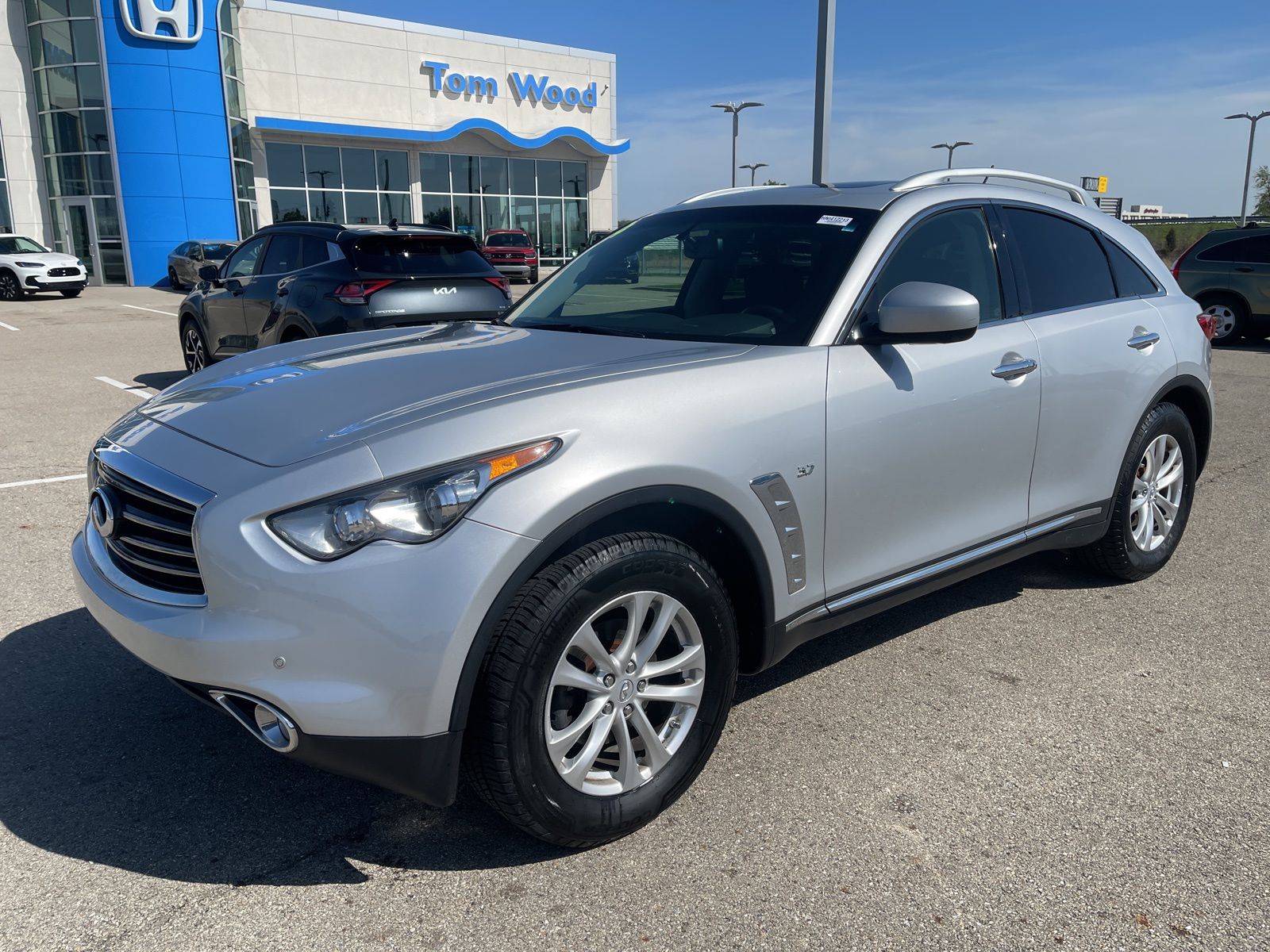 2014 INFINITI QX70 Base