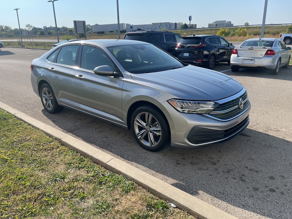 Used 2024 Volkswagen Jetta 1.5T SE Sedan