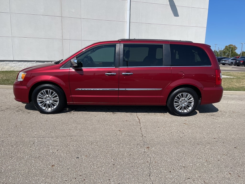 Used 2015 Chrysler Town & Country Touring-L Van