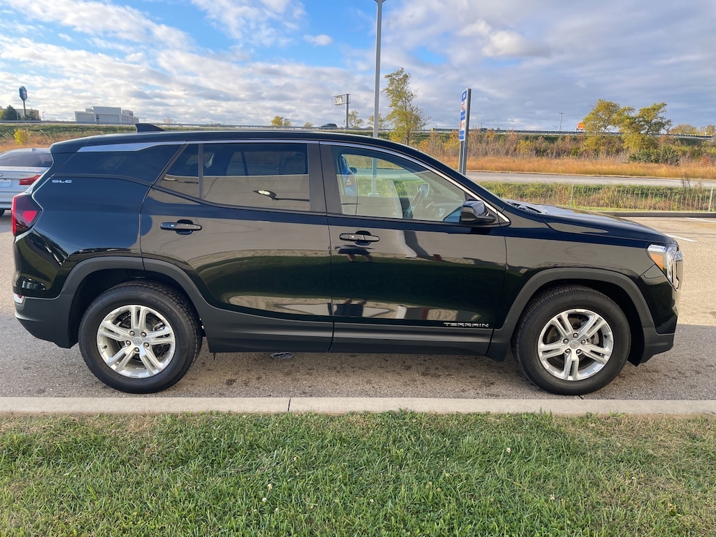 Used 2023 GMC Terrain SLE SUV