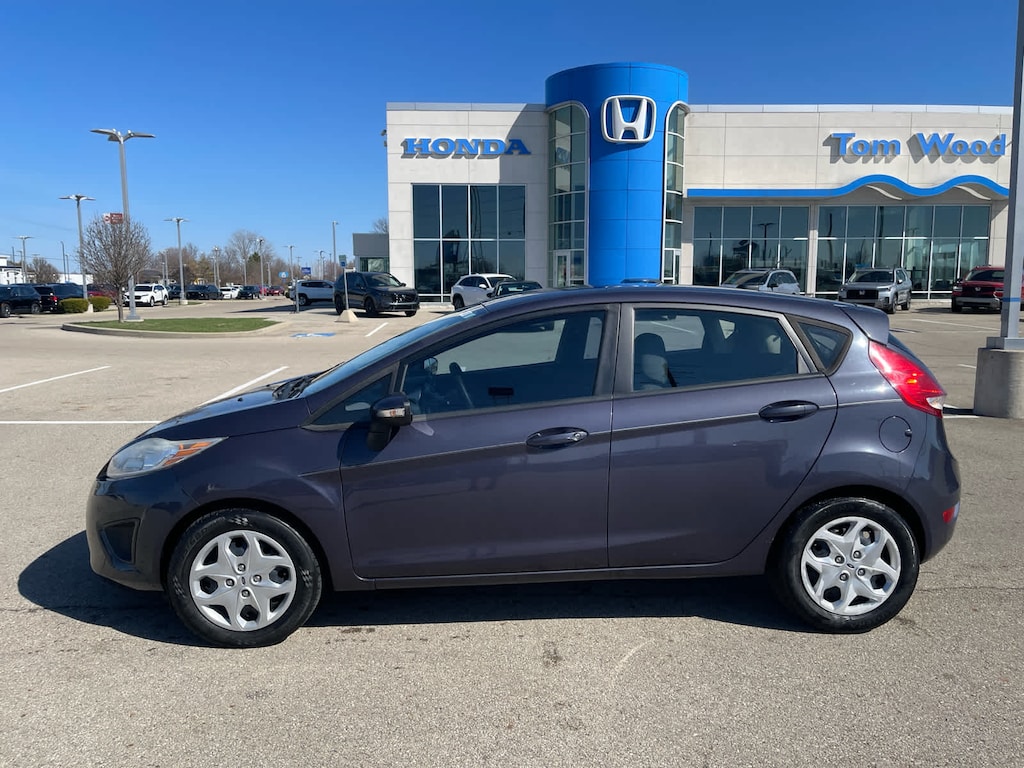 Used 2013 Ford Fiesta SE Hatchback