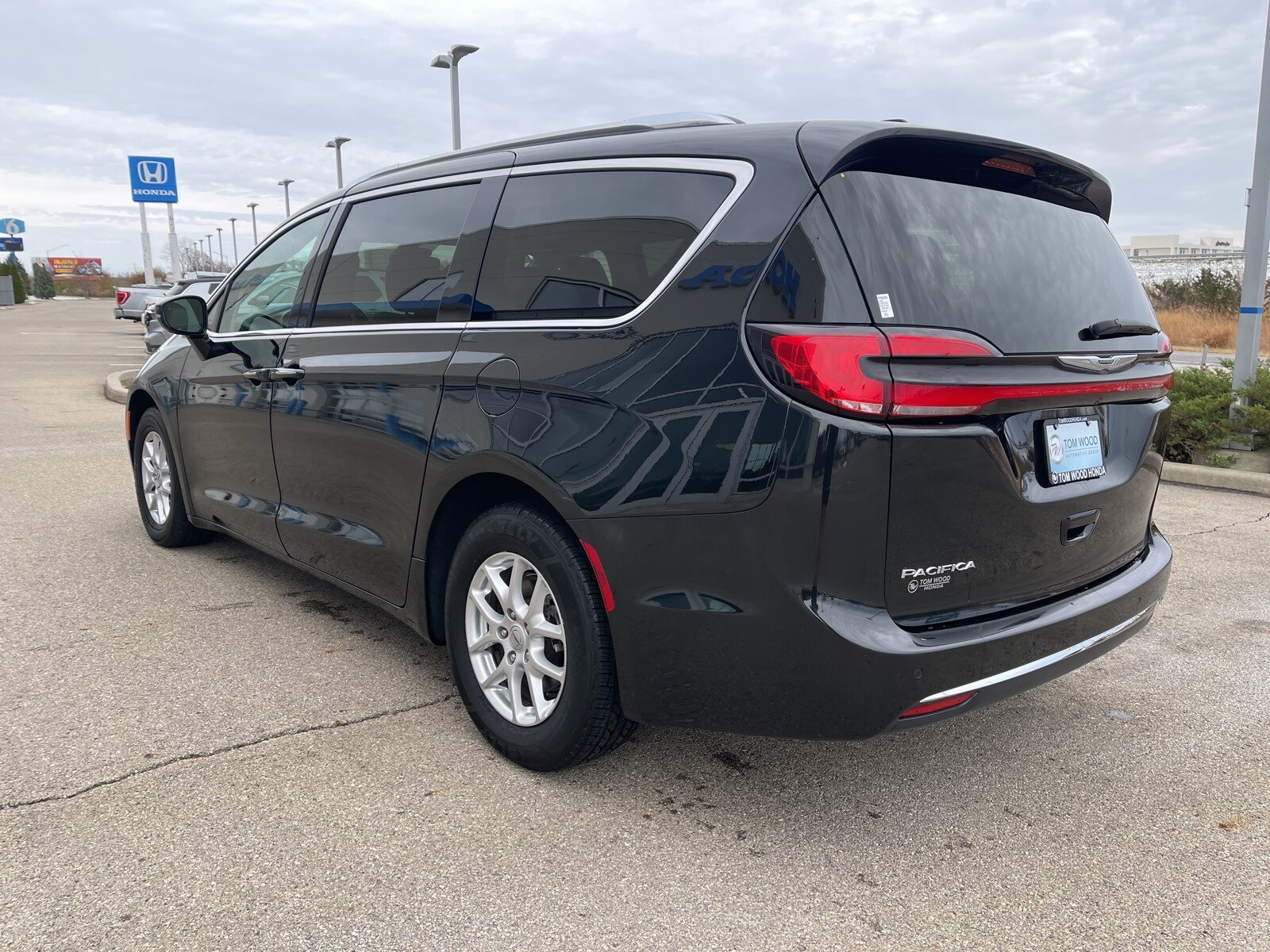 2021 Chrysler Pacifica Touring L photo 3