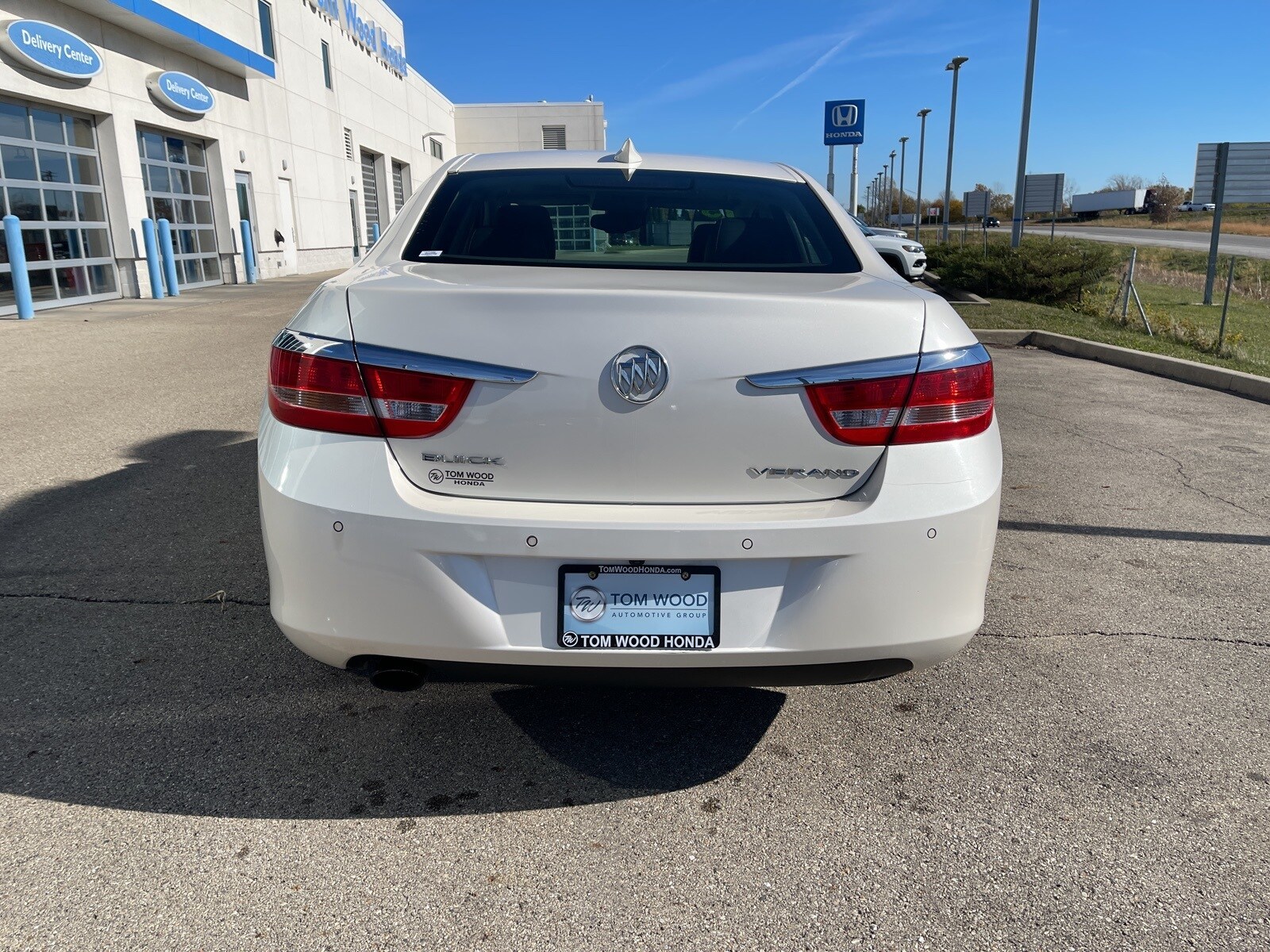 2015 Buick Verano Leather photo 4