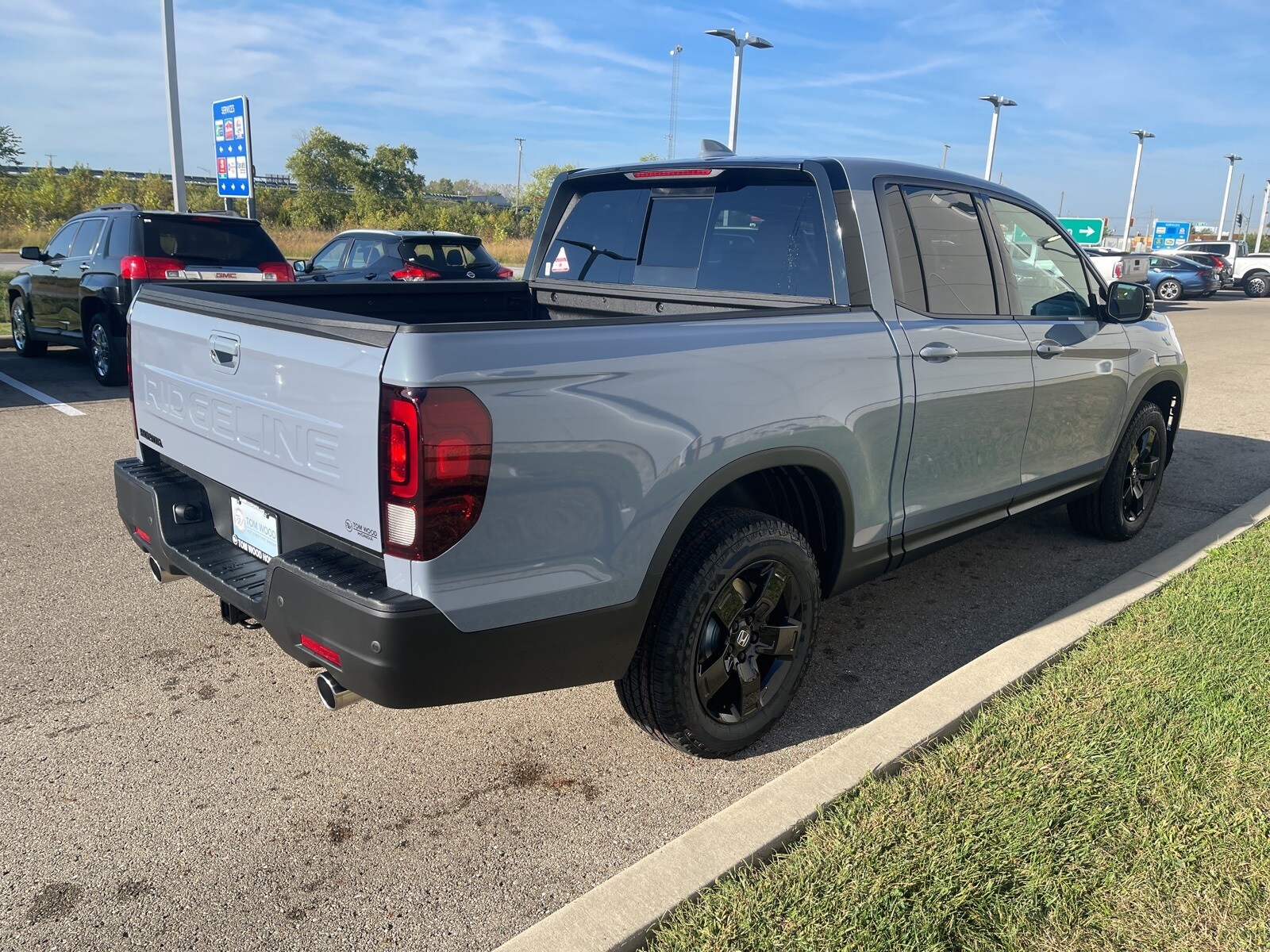 2026 Honda Ridgeline Black Edition photo 3