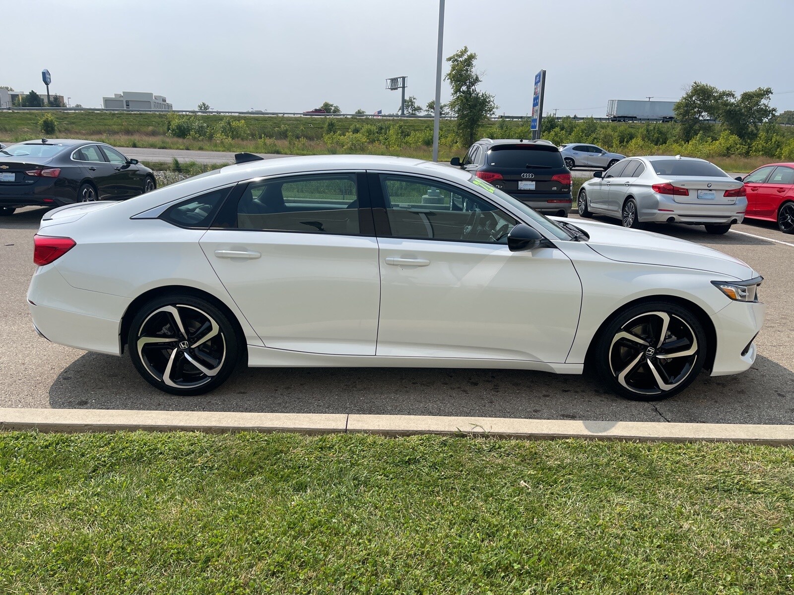 2022 Honda Accord Sport 1.5T photo 2