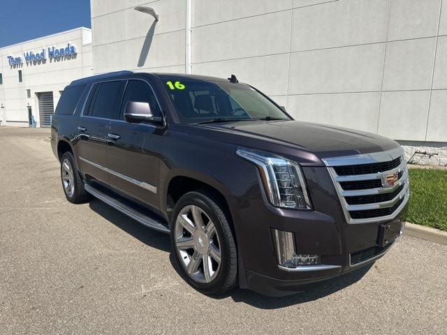 Used 2016 Cadillac Escalade ESV Luxury with VIN 1GYS4HKJ2GR236943 for sale in Anderson, IN