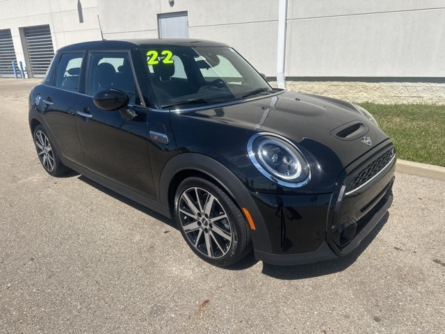 Used 2022 MINI Hardtop 4 Door S with VIN WMW53DK00N2R28045 for sale in Anderson, IN