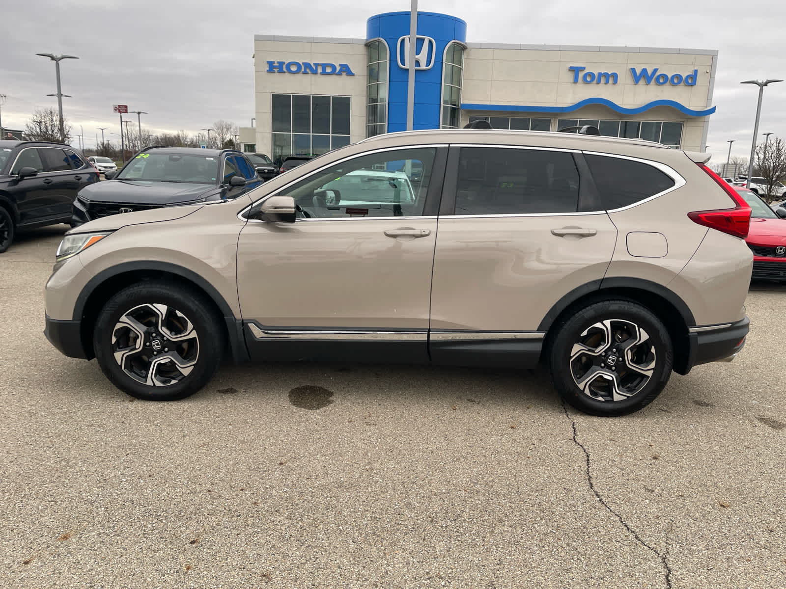 2017 Honda CR-V Touring photo 3
