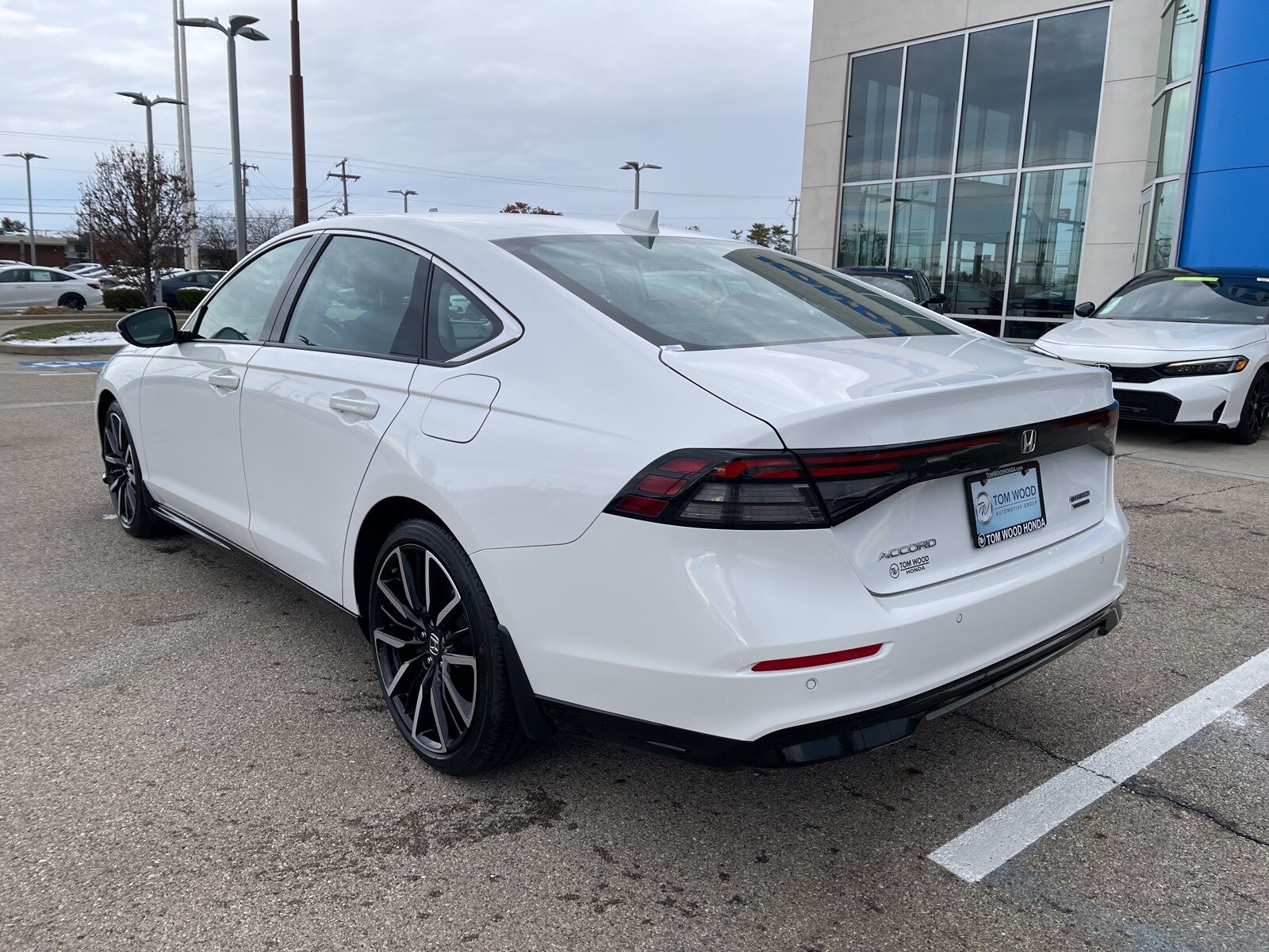 2025 Honda Accord Hybrid Touring photo 2