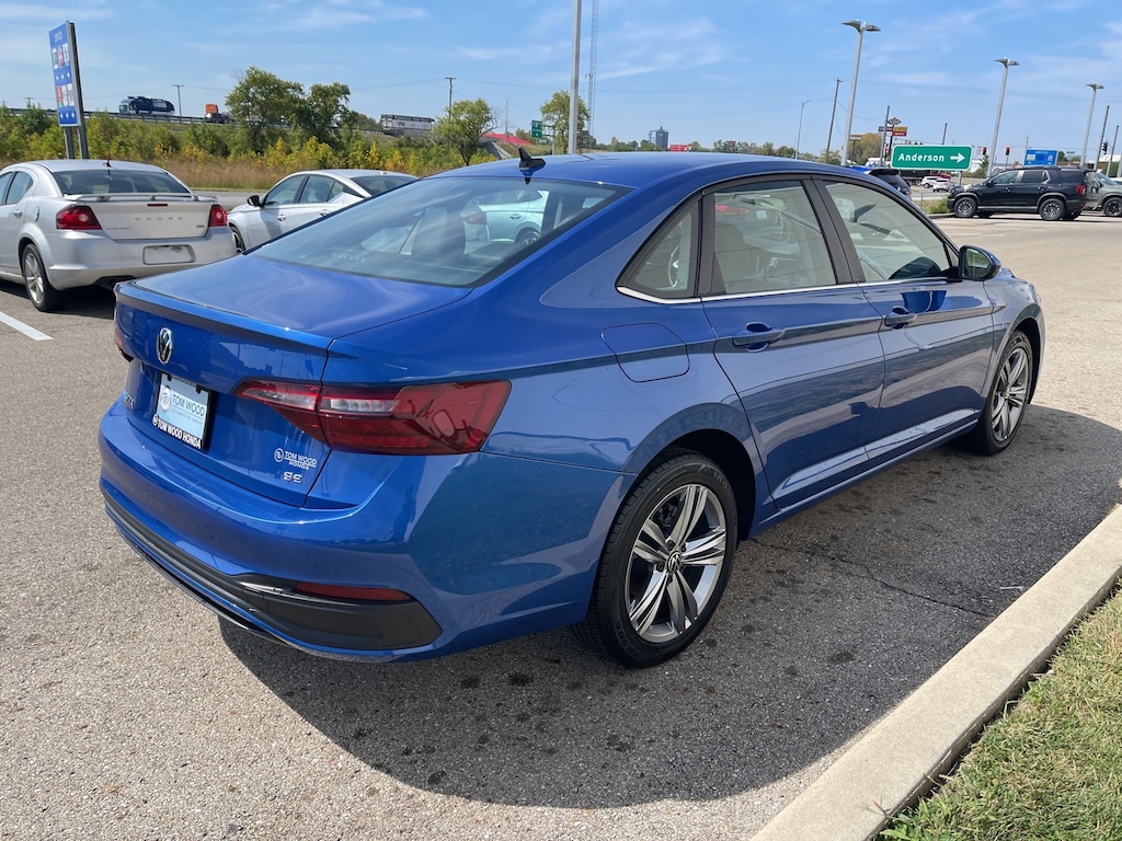 Used 2024 Volkswagen Jetta 1.5T SE Sedan