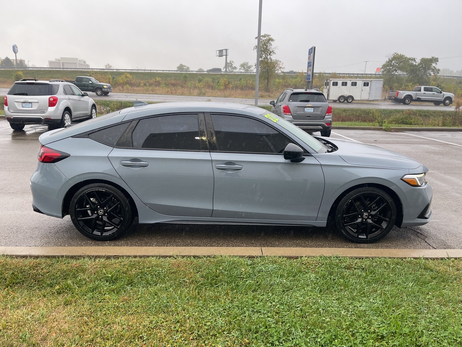 2022 Honda Civic Sport Hatchback photo 2