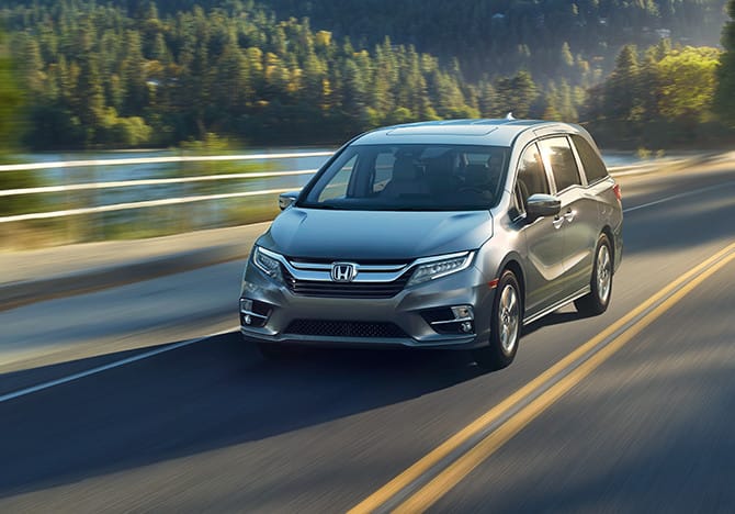 2018-Odyssey-Elite-Driving.jpg