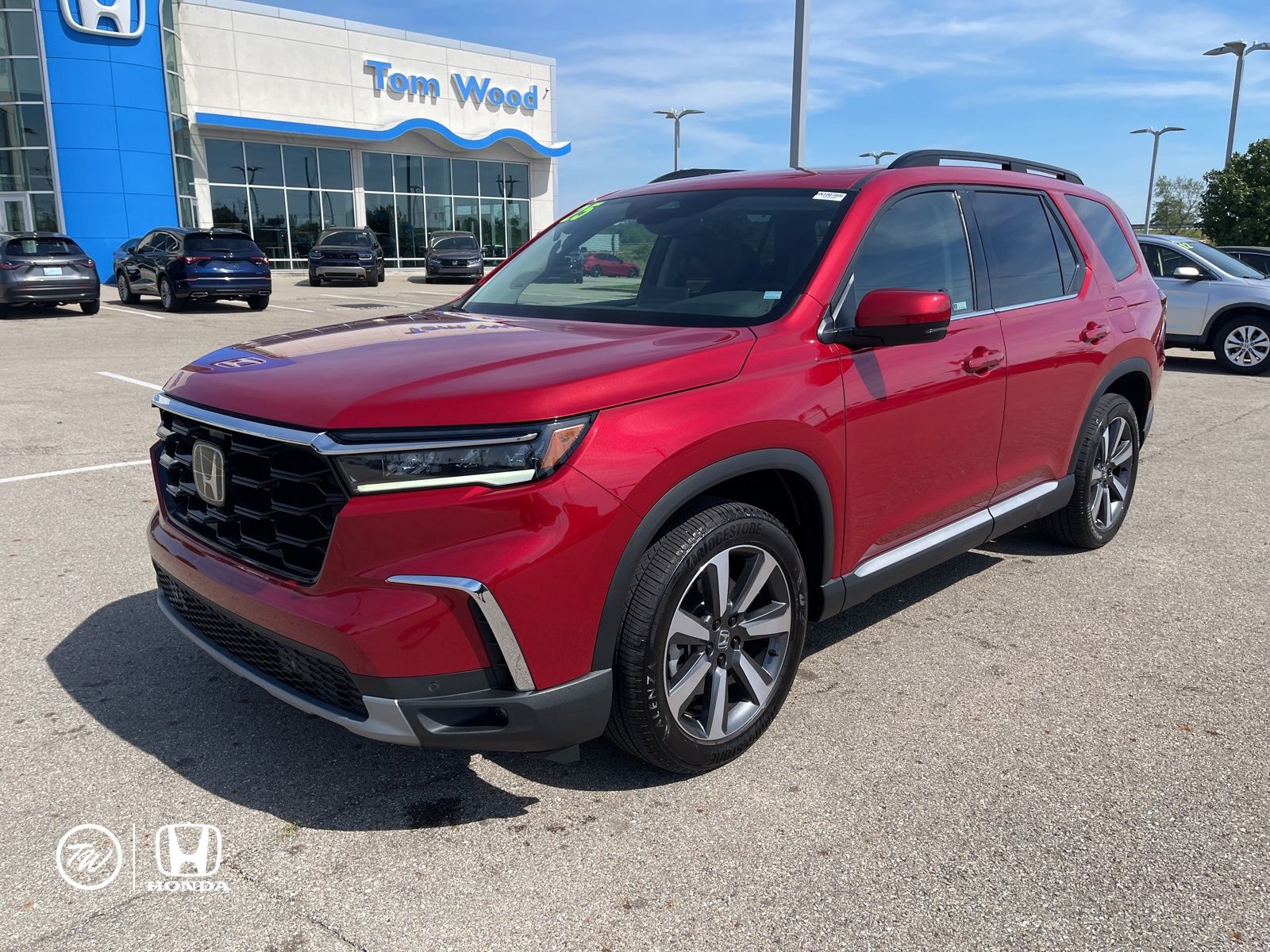 2025 Honda Pilot Touring AWD's photo
