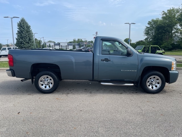 Used 2007 Chevrolet Silverado Classic 1500 Work Truck with VIN 1GCEC14X37Z635228 for sale in Anderson, IN