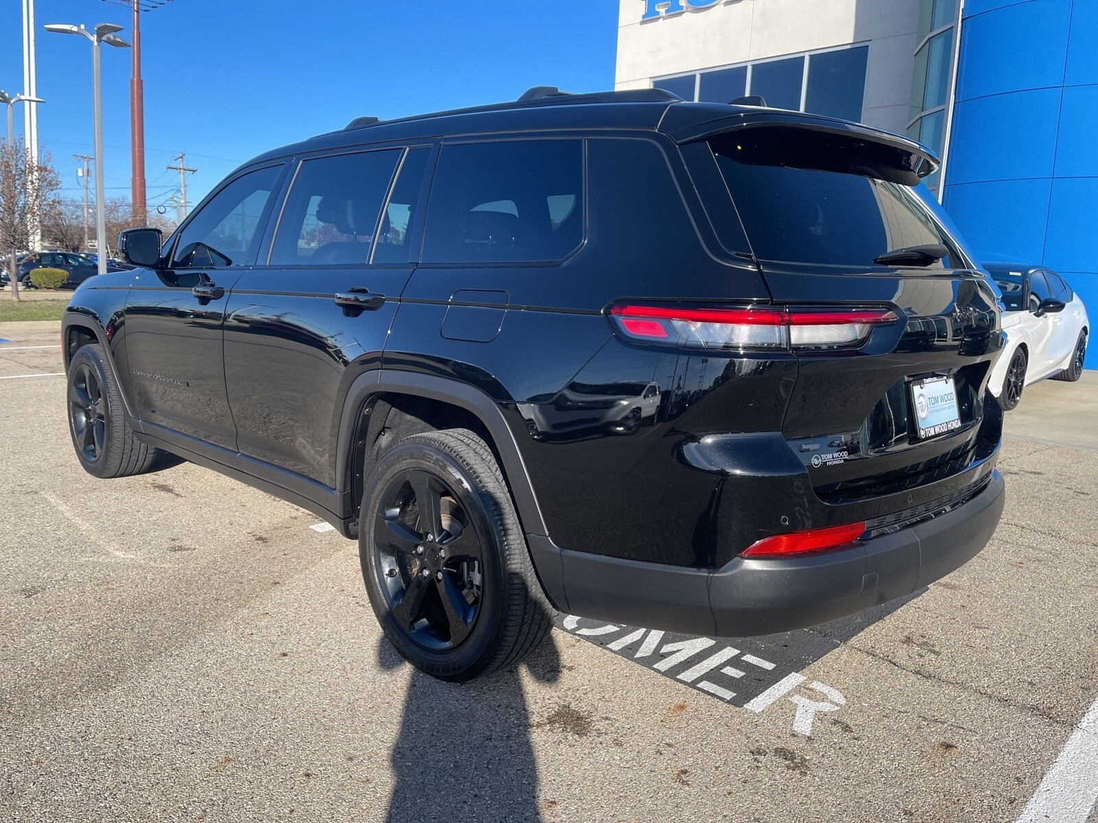 2023 Jeep Grand Cherokee Laredo photo 3