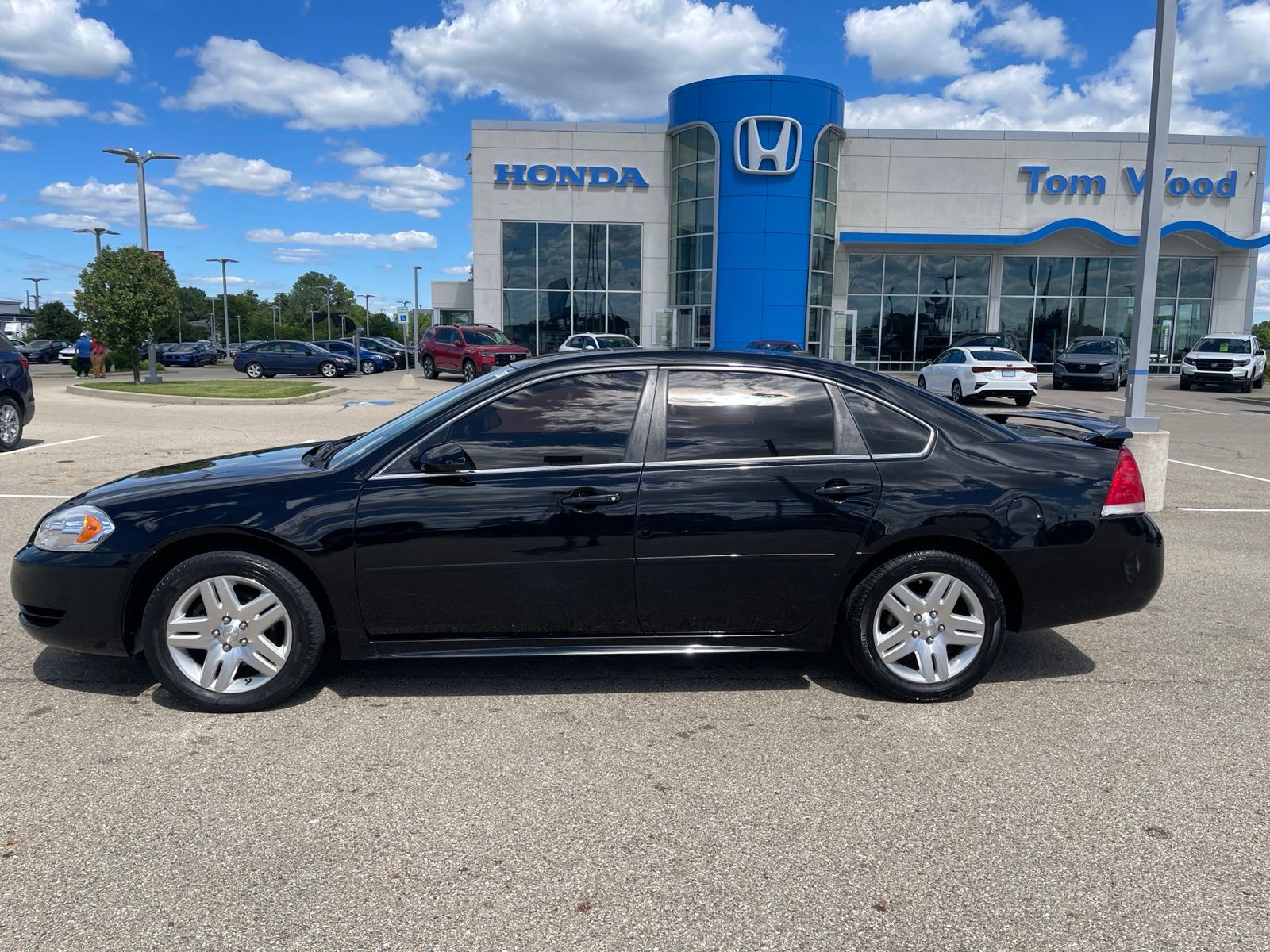 Used 2012 Chevrolet Impala LT with VIN 2G1WB5E36C1185970 for sale in Indianapolis, IN