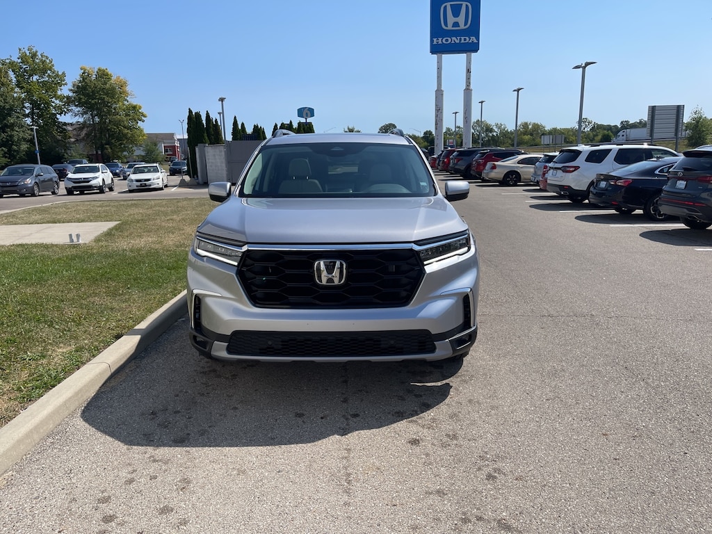 New 2025 Honda Pilot Touring SUV