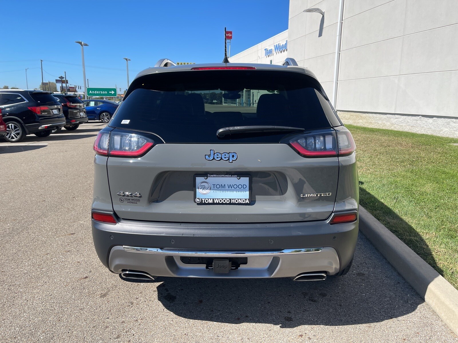 2020 Jeep Cherokee Limited photo 2