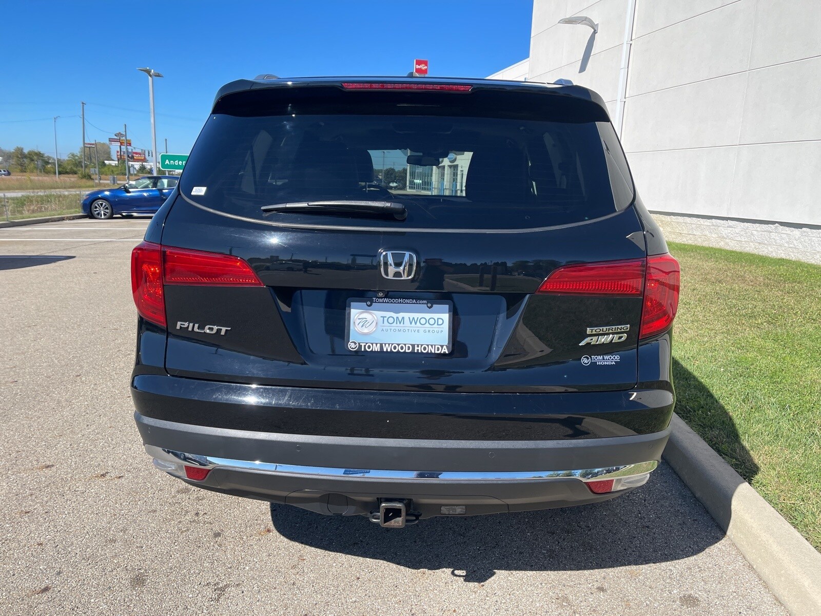 2017 Honda Pilot Touring photo 4