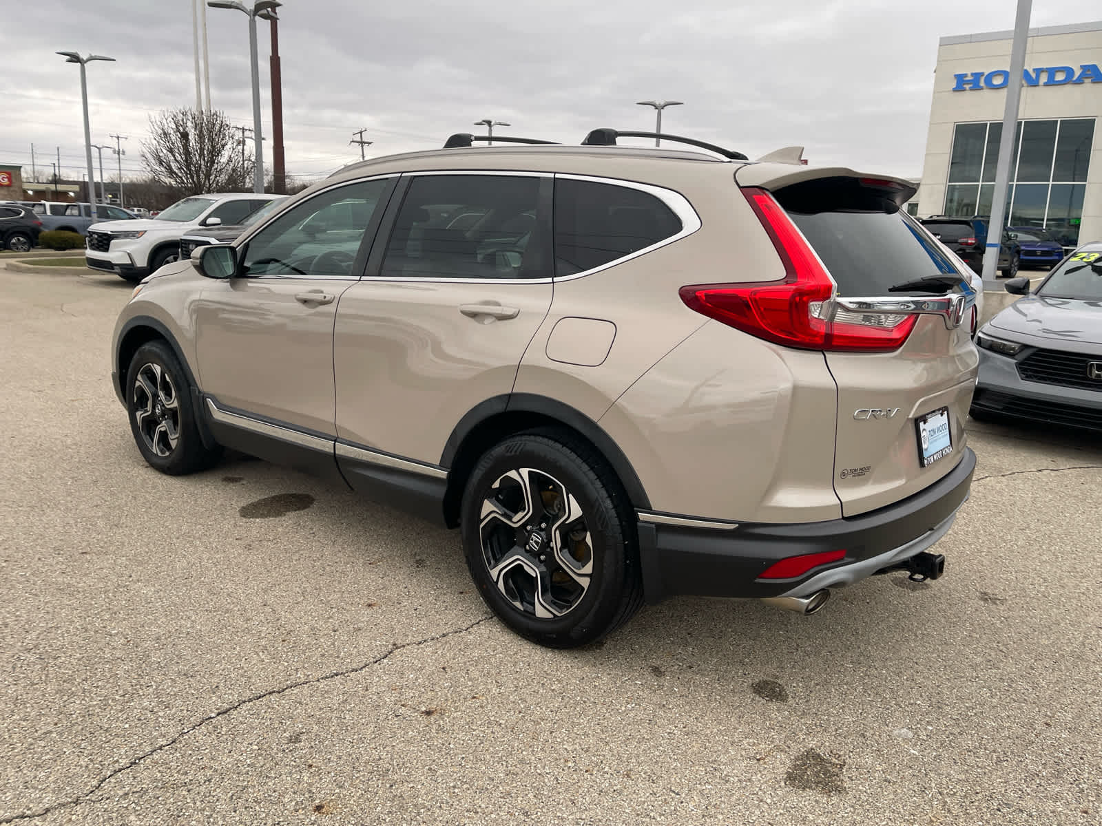 2017 Honda CR-V Touring photo 4