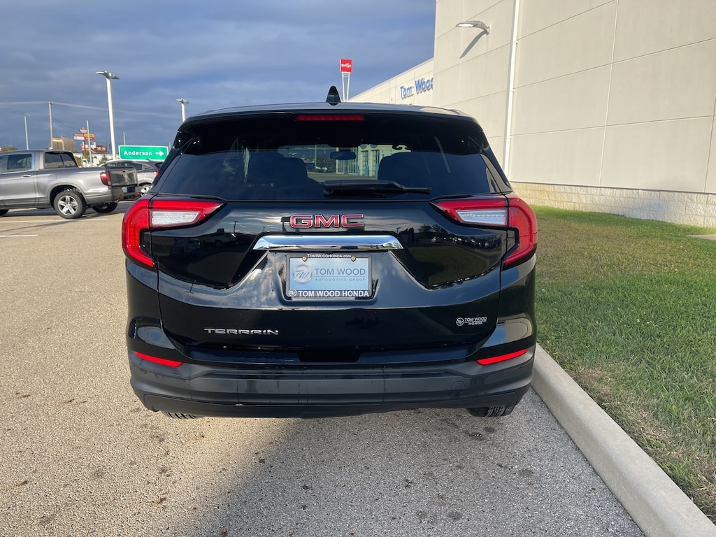 Used 2023 GMC Terrain SLE SUV