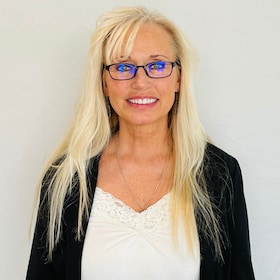 Staff member Tina Failor from f452bcec54ba