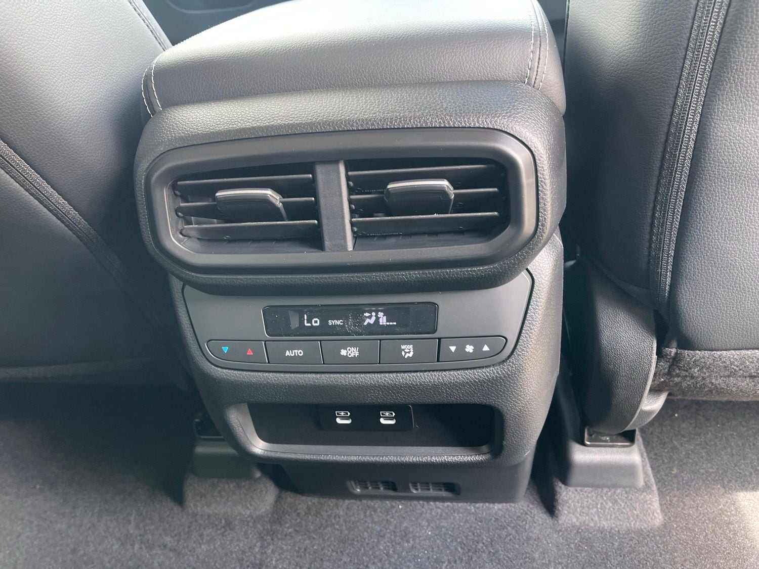 2026 Honda Pilot Touring AWD's photo