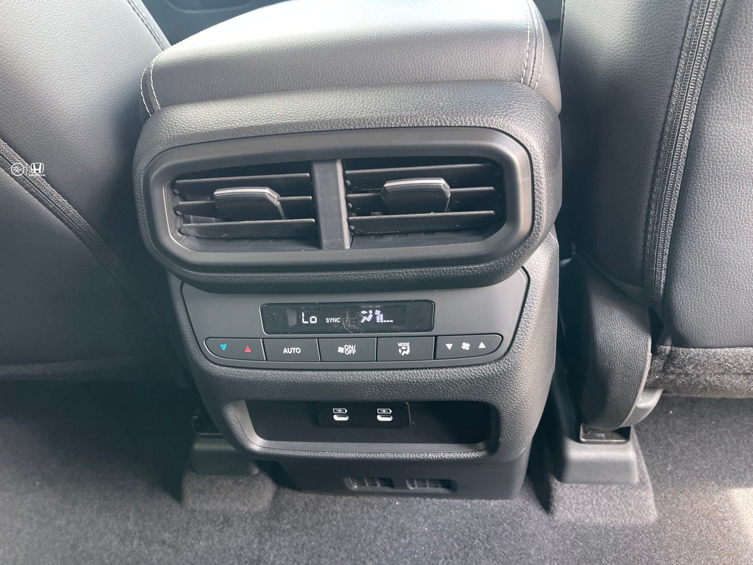 2026 Honda Pilot Touring AWD's photo