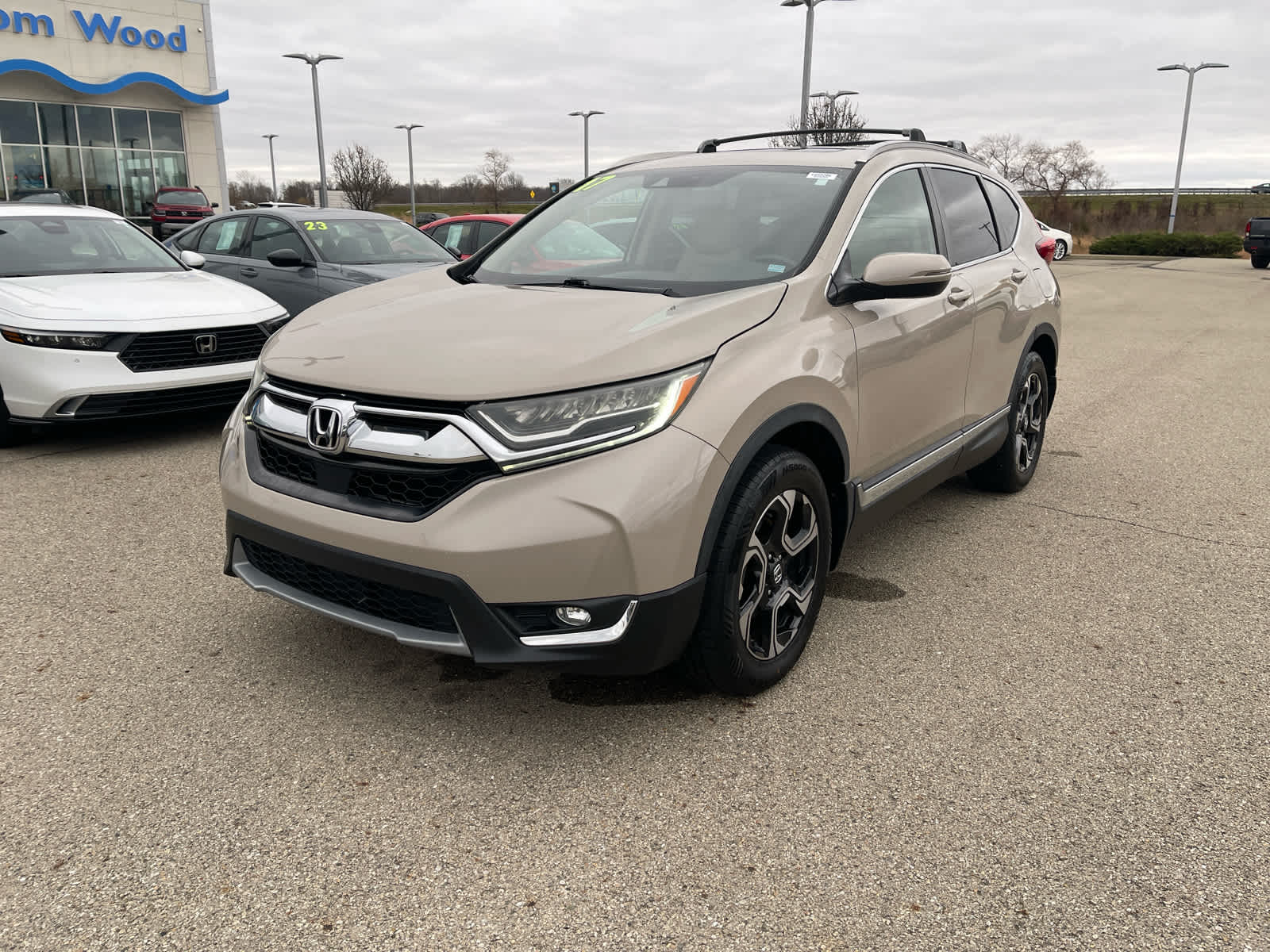 2017 Honda CR-V Touring photo 2